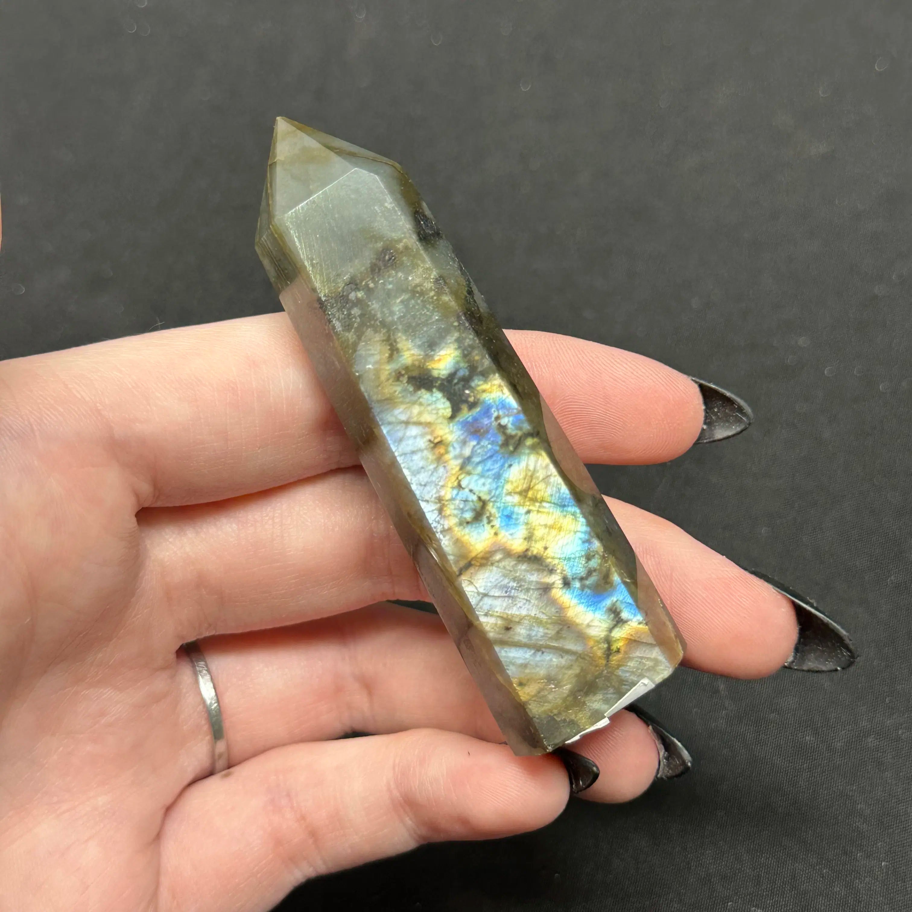 Labradorite | Meaning, Origin & Natural Stone Forms
