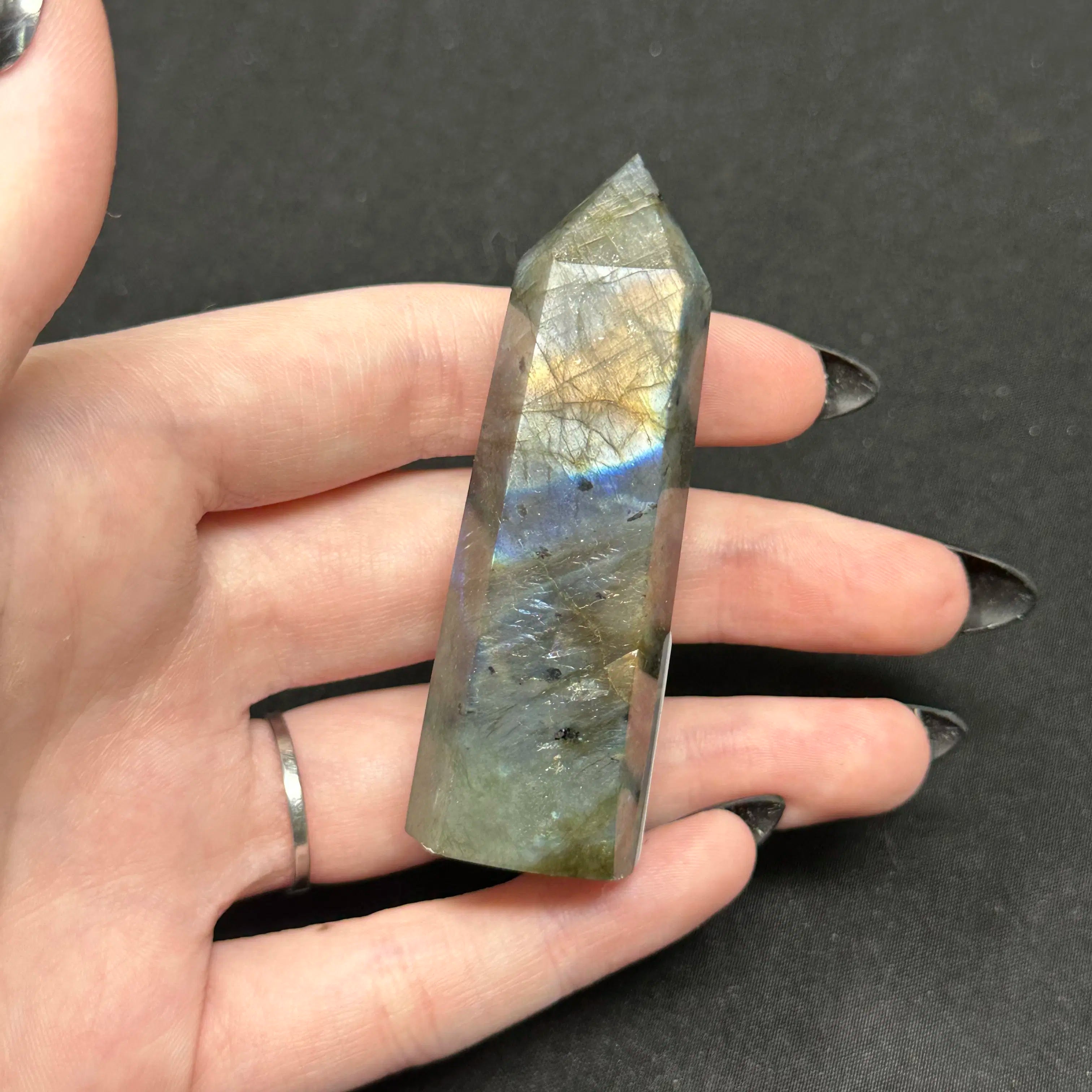 Labradorite | Meaning, Origin & Natural Stone Forms