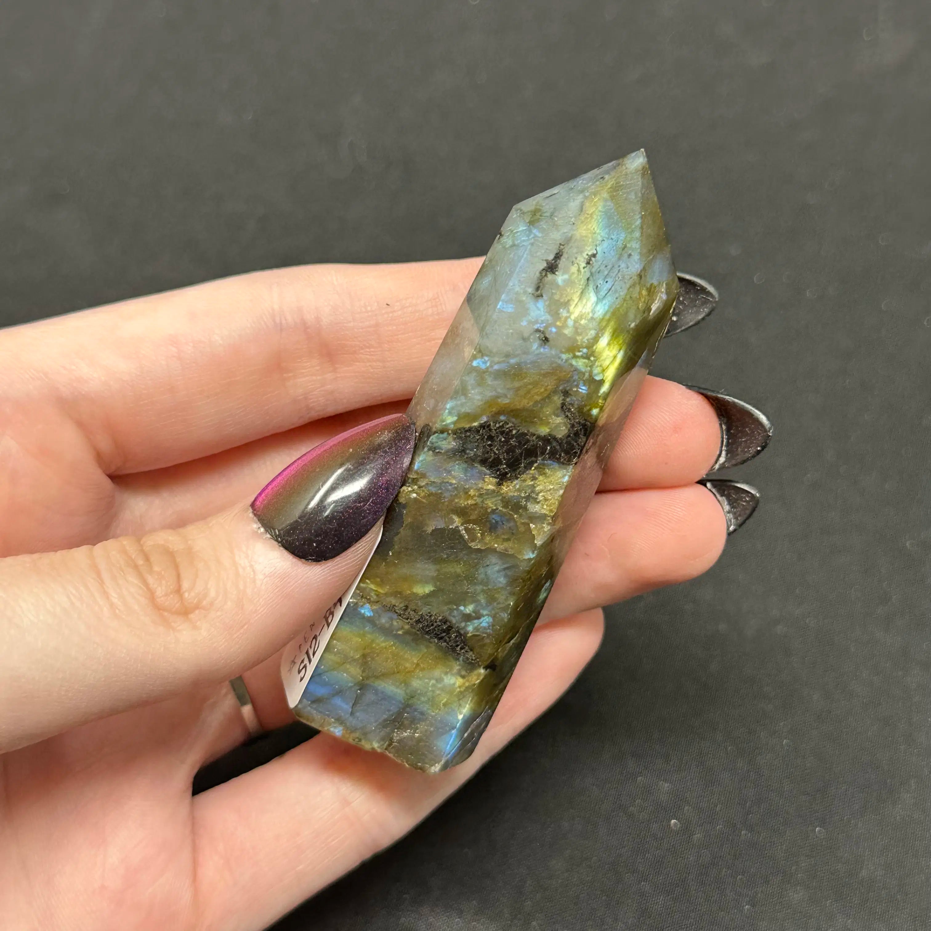 Labradorite | Meaning, Origin & Natural Stone Forms