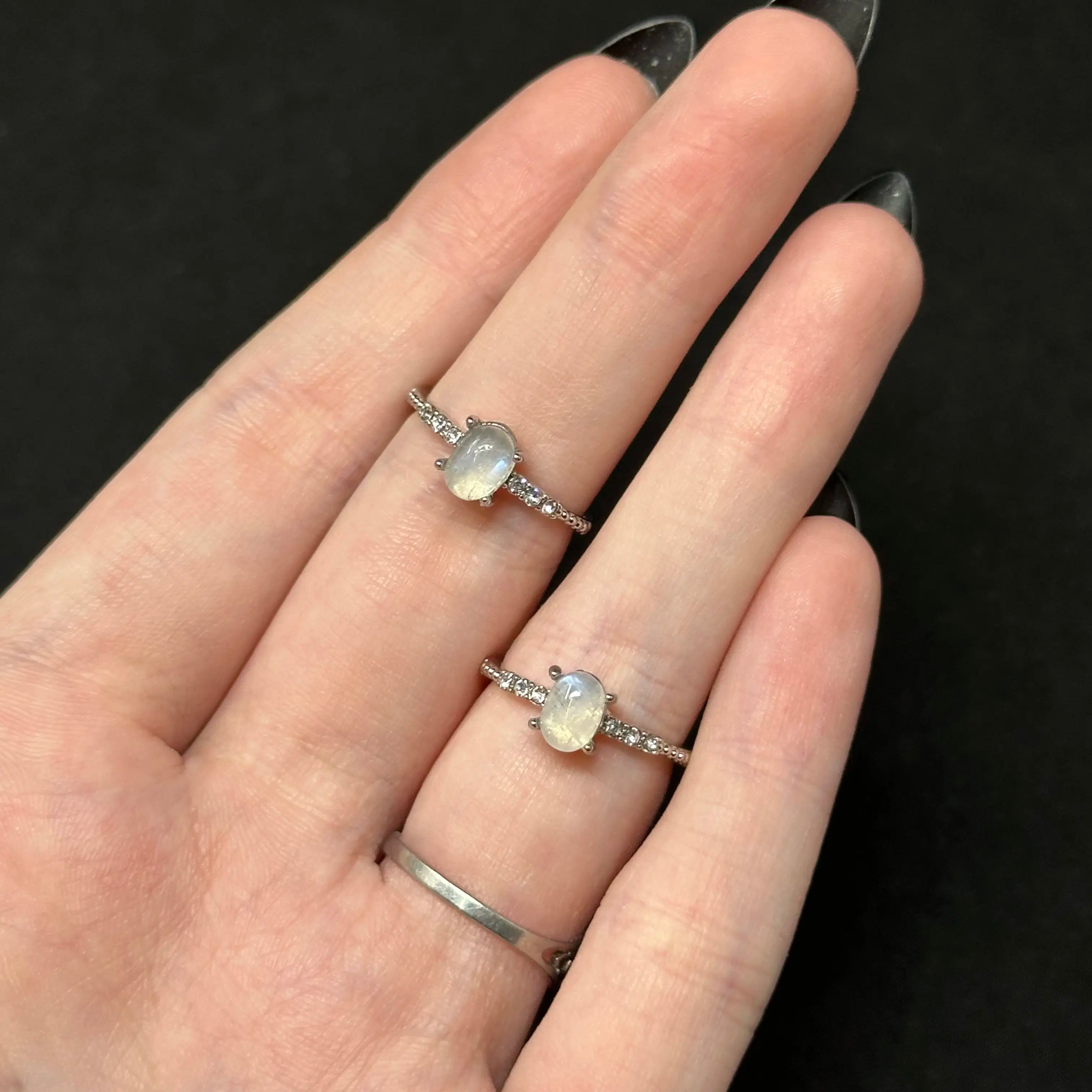 Adjustable Crystal Rings (Silver-Plated Copper)