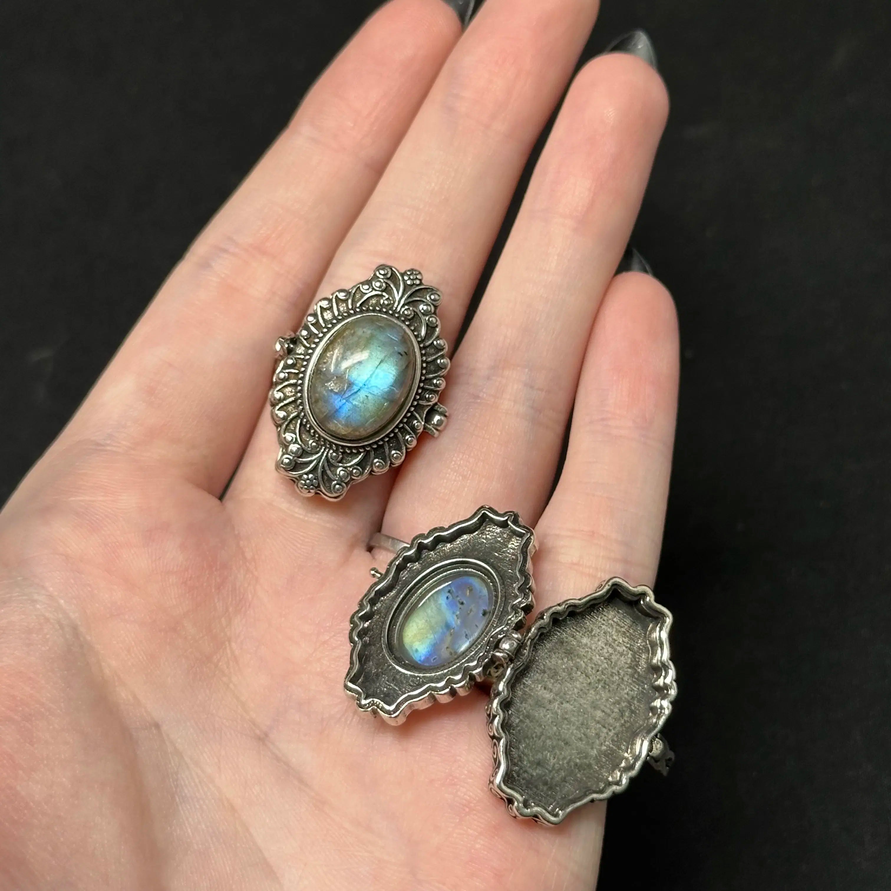 Adjustable Crystal Rings (Silver-Plated Copper)